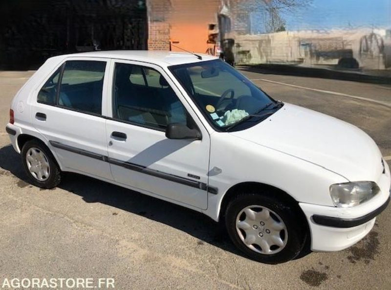 PEUGEOT 106 FINITION ZEN ESSENCE - Automóvel: foto 2 PEUGEOT 106 FINITION ZEN ESSENCE - Automóvel: foto 2