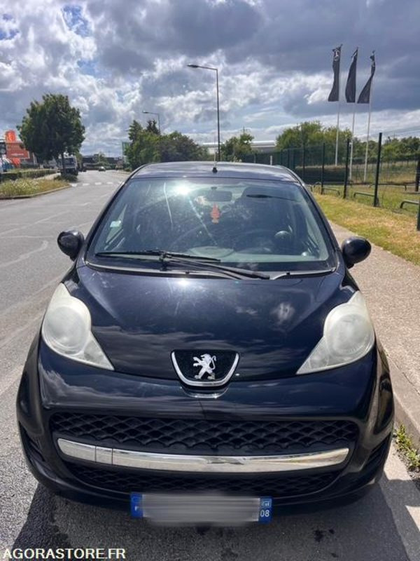 PEUGEOT 107 1.4 HDI TRENDY - Automóvel: foto 1 PEUGEOT 107 1.4 HDI TRENDY - Automóvel: foto 1