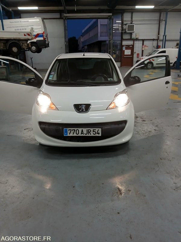 PEUGEOT 107 - 2008 - 142642 KM - Automóvel: foto 1 PEUGEOT 107 - 2008 - 142642 KM - Automóvel: foto 1