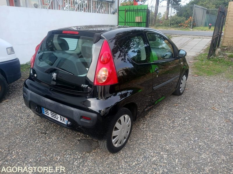 PEUGEOT 107 3 Portes 1.0 i 12V 68cv (boîte auto) 2008 181197km - Automóvel: foto 2 PEUGEOT 107 3 Portes 1.0 i 12V 68cv (boîte auto) 2008 181197km - Automóvel: foto 2