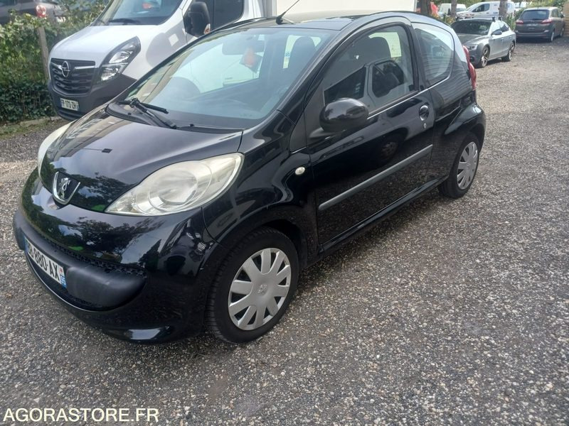 PEUGEOT 107 3 Portes 1.0 i 12V 68cv (boîte auto) 2008 181197km - Automóvel: foto 1 PEUGEOT 107 3 Portes 1.0 i 12V 68cv (boîte auto) 2008 181197km - Automóvel: foto 1