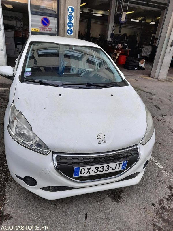 PEUGEOT 208 ESS+G.P.L. - Automóvel: foto 1 PEUGEOT 208 ESS+G.P.L. - Automóvel: foto 1