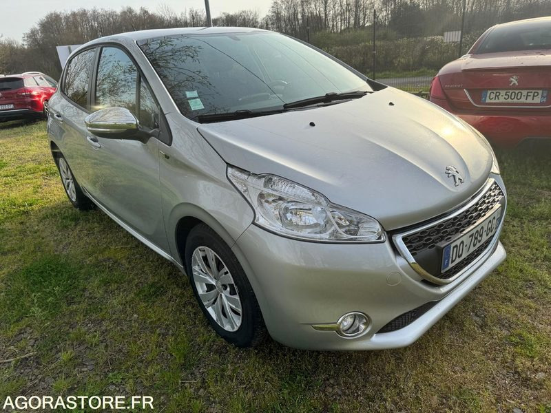 PEUGEOT 208 STYLE- 1.2 VTI 82 CV - 144 100 KM - Automóvel: foto 1 PEUGEOT 208 STYLE- 1.2 VTI 82 CV - 144 100 KM - Automóvel: foto 1