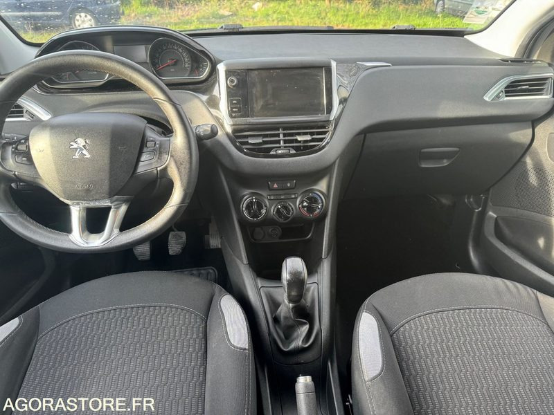 PEUGEOT 208 STYLE- 1.2 VTI 82 CV - 144 100 KM - Automóvel: foto 5 PEUGEOT 208 STYLE- 1.2 VTI 82 CV - 144 100 KM - Automóvel: foto 5