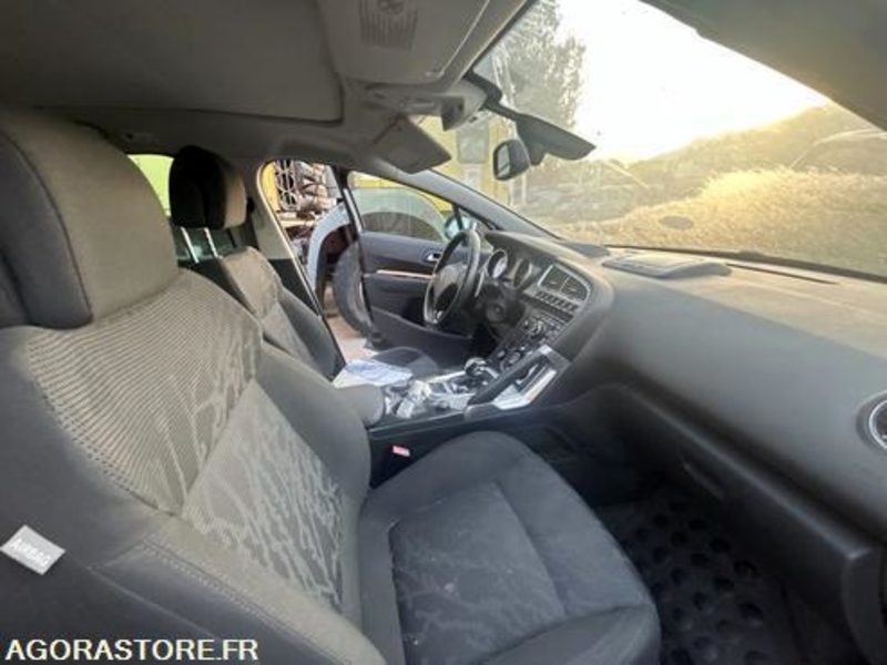 PEUGEOT 3008 - 2012 - 166476KM - CM955SZ - SUV: foto 5 PEUGEOT 3008 - 2012 - 166476KM - CM955SZ - SUV: foto 5