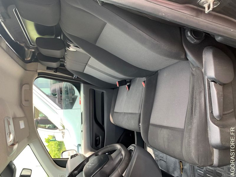 PEUGEOT EXPERT 1.6 BLUEHDI 115CH - 2017 - 120 000km PRIX TTC TVA NON RECUPERABLE - Furgão compacto: foto 5 PEUGEOT EXPERT 1.6 BLUEHDI 115CH - 2017 - 120 000km PRIX TTC TVA NON RECUPERABLE - Furgão compacto: foto 5