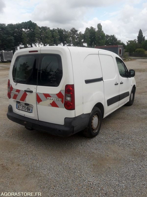PEUGEOT PARTNER - 2010 / 379179 KM (AT370GW) - Furgão compacto: foto 4 PEUGEOT PARTNER - 2010 / 379179 KM (AT370GW) - Furgão compacto: foto 4
