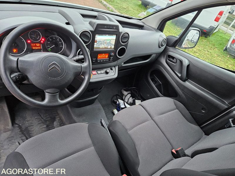PEUGEOT PARTNER ÉLECTRIQUE 3 PLACES GPS CLIM - 2017 - 23300KMS - Furgão compacto, Carrinha elétrica: foto 5 PEUGEOT PARTNER ÉLECTRIQUE 3 PLACES GPS CLIM - 2017 - 23300KMS - Furgão compacto, Carrinha elétrica: foto 5