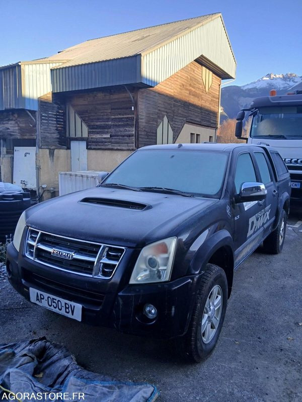 PICK-UP ISUZU D-MAX noir - Pick-up: foto 1 PICK-UP ISUZU D-MAX noir - Pick-up: foto 1