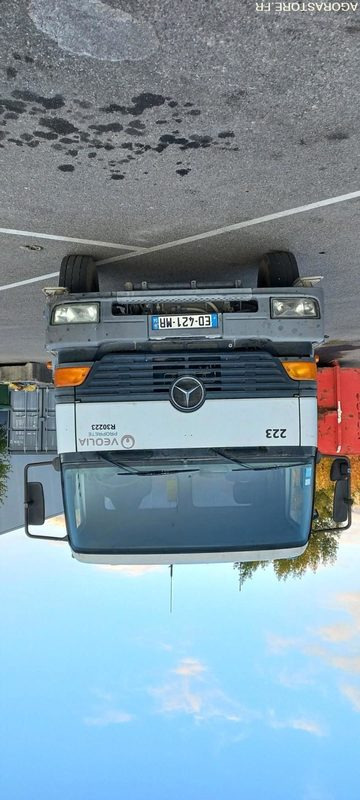 PORTEUR 19T MERCEDES MULTI 339000 km de 1999 (R30223) - Camião multibenne: foto 2 PORTEUR 19T MERCEDES MULTI 339000 km de 1999 (R30223) - Camião multibenne: foto 2