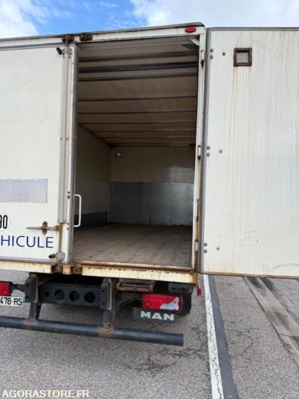 PORTEUR ROUTIER - MAN TGM 250 - Ex Véhicule Ecole - Parc 3804 - Camião furgão: foto 4 PORTEUR ROUTIER - MAN TGM 250 - Ex Véhicule Ecole - Parc 3804 - Camião furgão: foto 4
