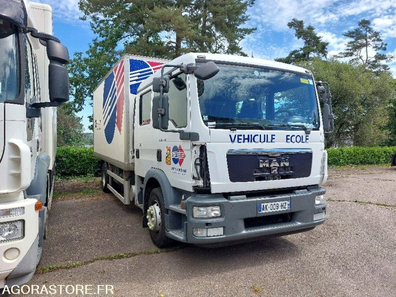 PORTEUR ROUTIER - MAN TGM-250 - ex Véhicule Ecole - Parc 3799 - Camião furgão: foto 5 PORTEUR ROUTIER - MAN TGM-250 - ex Véhicule Ecole - Parc 3799 - Camião furgão: foto 5