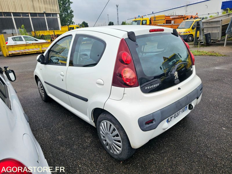 Peugeot 107 - 2013 - 105006km - CP037TD - Automóvel: foto 4 Peugeot 107 - 2013 - 105006km - CP037TD - Automóvel: foto 4