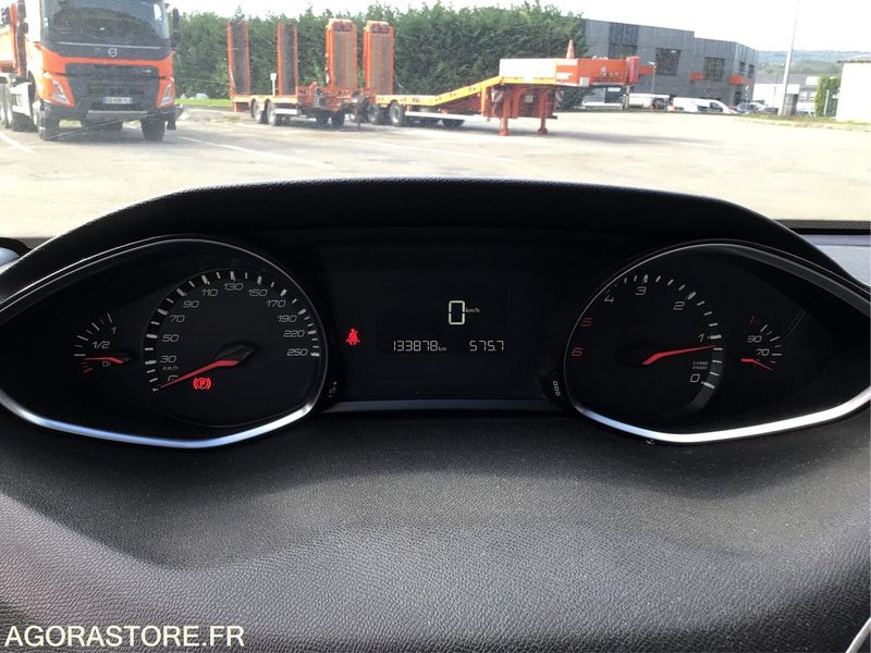 Peugeot 308 - 2014 - 133878kms - (P0403313) - Automóvel: foto 4 Peugeot 308 - 2014 - 133878kms - (P0403313) - Automóvel: foto 4