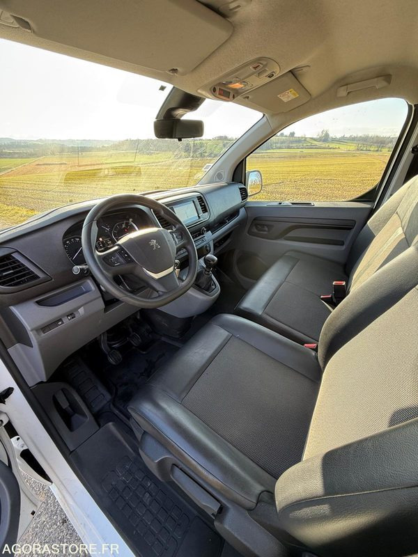 Leasing de Peugeot Expert 2L HDI 122CH 1ER MAIN 179.000KM SUPER ÉTAT Peugeot Expert 2L HDI 122CH 1ER MAIN 179.000KM SUPER ÉTAT: foto 7 Leasing de Peugeot Expert 2L HDI 122CH 1ER MAIN 179.000KM SUPER ÉTAT Peugeot Expert 2L HDI 122CH 1ER MAIN 179.000KM SUPER ÉTAT: foto 7