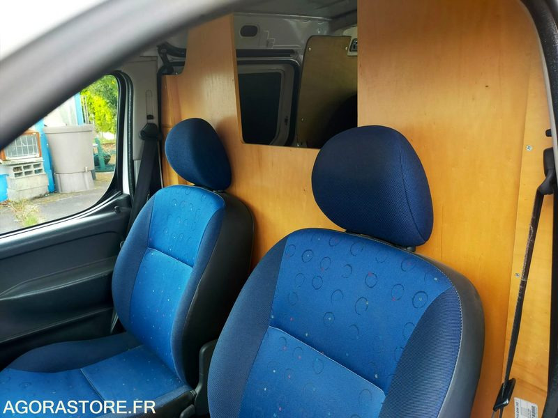 Furgão compacto Peugeot Partner: foto 15