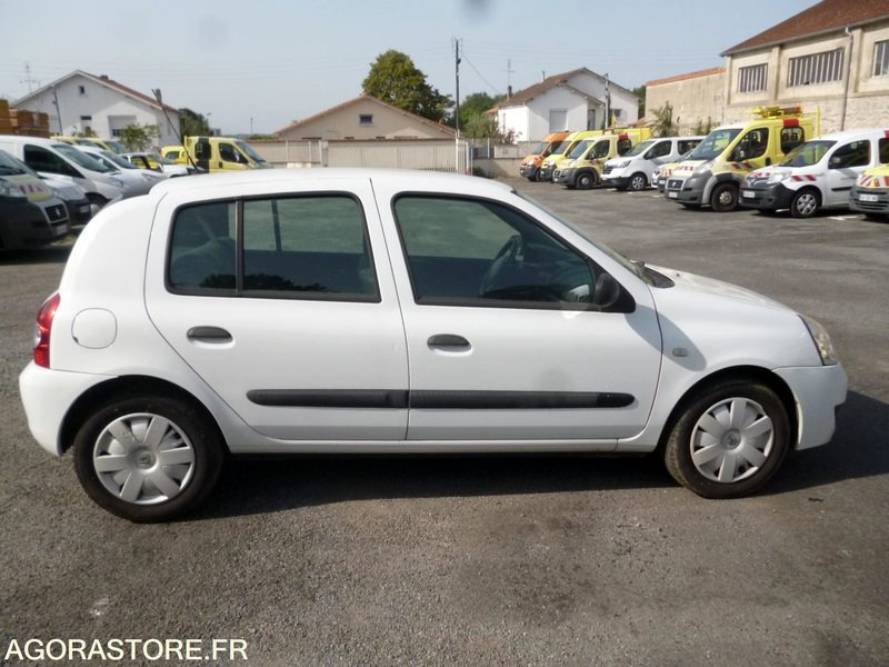 RENAULT CLIO 1.5 DCI - 2007 - Automóvel: foto 4 RENAULT CLIO 1.5 DCI - 2007 - Automóvel: foto 4