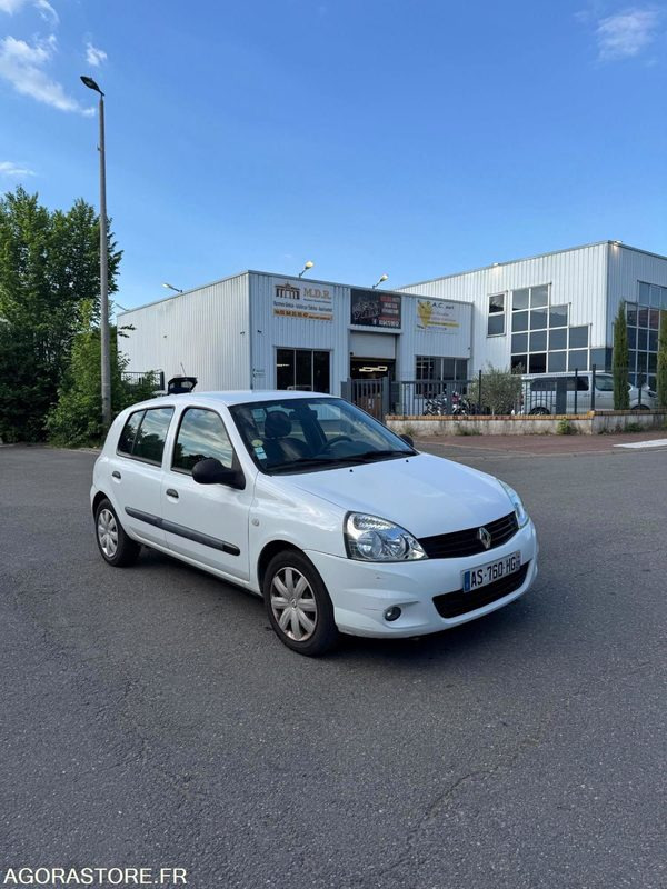 RENAULT CLIO 1.5 DCI 70 000 KM - Automóvel: foto 5 RENAULT CLIO 1.5 DCI 70 000 KM - Automóvel: foto 5