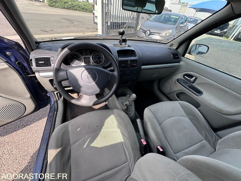 RENAULT CLIO 1.5 DCI 90CH - 2003 - 190000KMS - Automóvel: foto 3 RENAULT CLIO 1.5 DCI 90CH - 2003 - 190000KMS - Automóvel: foto 3