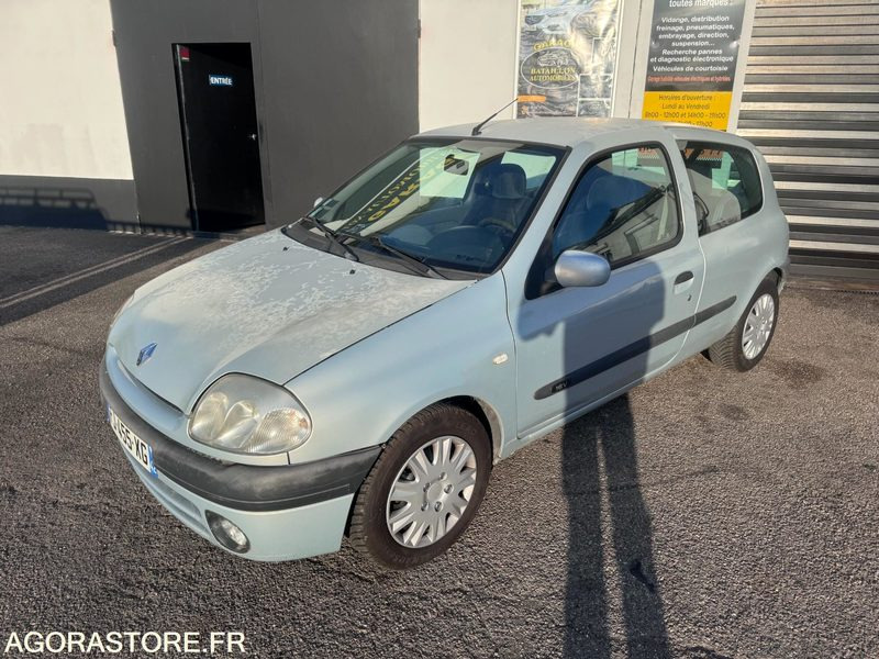 RENAULT CLIO 1.6I 110CH - 264830KMS - 1999 - Automóvel: foto 1 RENAULT CLIO 1.6I 110CH - 264830KMS - 1999 - Automóvel: foto 1
