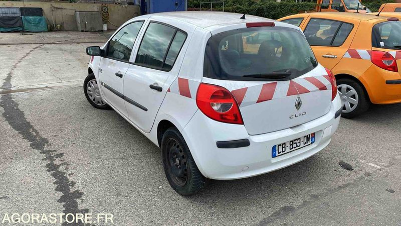 RENAULT CLIO - 2007 - 137569 KM - Automóvel: foto 4 RENAULT CLIO - 2007 - 137569 KM - Automóvel: foto 4