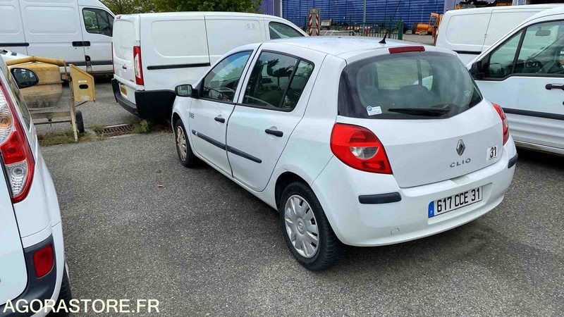 RENAULT CLIO - 2007 - 209285KM - Automóvel: foto 3 RENAULT CLIO - 2007 - 209285KM - Automóvel: foto 3
