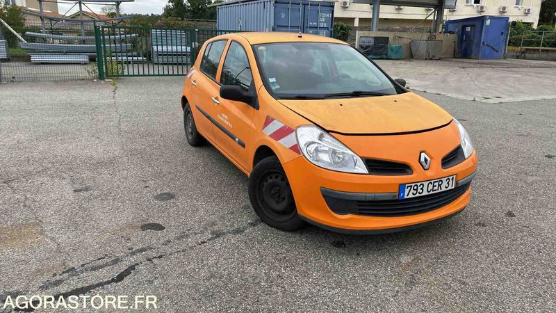 RENAULT CLIO - 2008 - 152276 KM - Automóvel: foto 1 RENAULT CLIO - 2008 - 152276 KM - Automóvel: foto 1