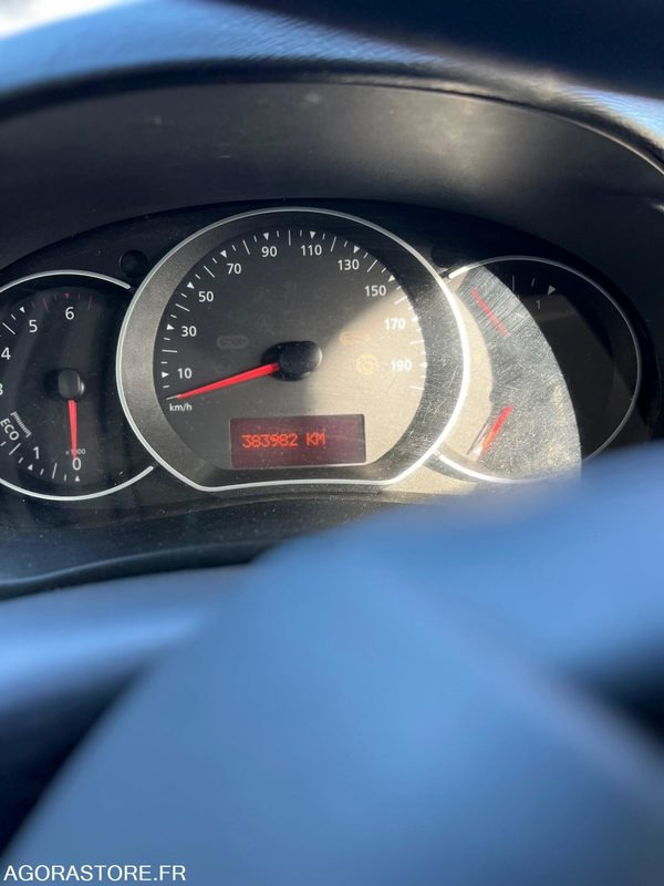 RENAULT KANGOO - 2013 / 383982 KM(CW-749-EJ) (MD233) - Furgão compacto: foto 4 RENAULT KANGOO - 2013 / 383982 KM(CW-749-EJ) (MD233) - Furgão compacto: foto 4