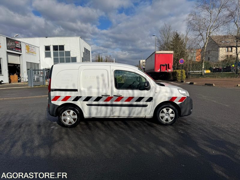 RENAULT KANGOO - 2016 - 300 000 KM - Furgão compacto: foto 3 RENAULT KANGOO - 2016 - 300 000 KM - Furgão compacto: foto 3
