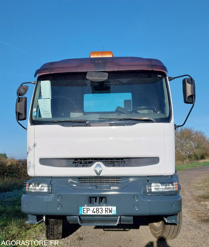 RENAULT KERAX 370-26 / 2004 / 715710 Km avec peinture neuve - Camião chassi: foto 5 RENAULT KERAX 370-26 / 2004 / 715710 Km avec peinture neuve - Camião chassi: foto 5