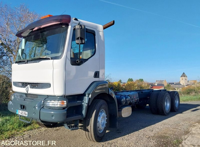 RENAULT KERAX 370-26 / 2004 / 715710 Km avec peinture neuve - Camião chassi: foto 1 RENAULT KERAX 370-26 / 2004 / 715710 Km avec peinture neuve - Camião chassi: foto 1