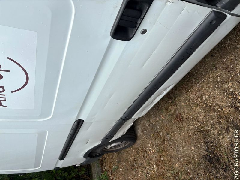 RENAULT MASTER - 2008 - 117876 KM - Furgão: foto 5 RENAULT MASTER - 2008 - 117876 KM - Furgão: foto 5