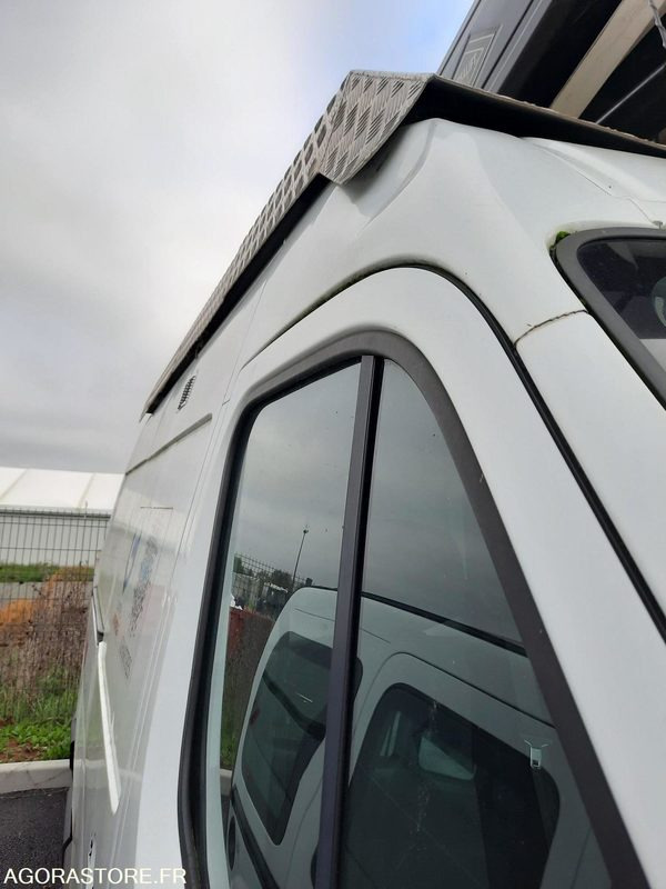 RENAULT MASTER - 2013 - 50449KM - Furgão: foto 4 RENAULT MASTER - 2013 - 50449KM - Furgão: foto 4