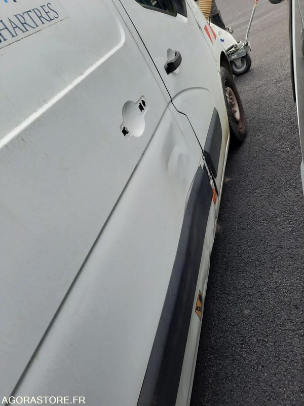 RENAULT MASTER - 2013 - 50449KM - Furgão: foto 2 RENAULT MASTER - 2013 - 50449KM - Furgão: foto 2