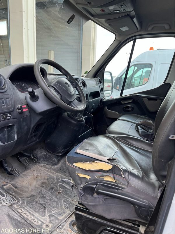 RENAULT Master VU 4p Master CA GC F350 - 218571 KM (P1510075) - Furgão: foto 1 RENAULT Master VU 4p Master CA GC F350 - 218571 KM (P1510075) - Furgão: foto 1
