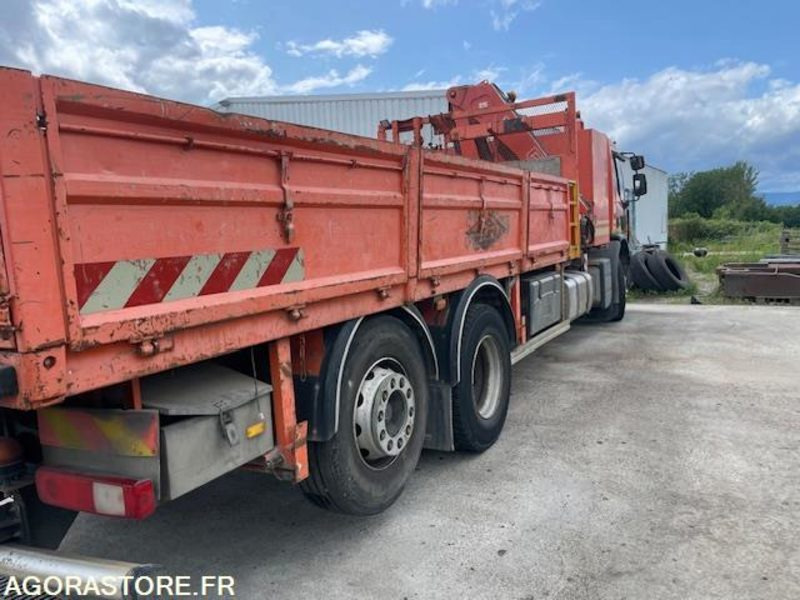 RENAULT PREMIUM LANDER 430.26 - PLATEAU GRUE - GRUE FASSI F150 + RADIO - 2011 - Camião de caixa aberta/ Plataforma, Camião grua: foto 4 RENAULT PREMIUM LANDER 430.26 - PLATEAU GRUE - GRUE FASSI F150 + RADIO - 2011 - Camião de caixa aberta/ Plataforma, Camião grua: foto 4