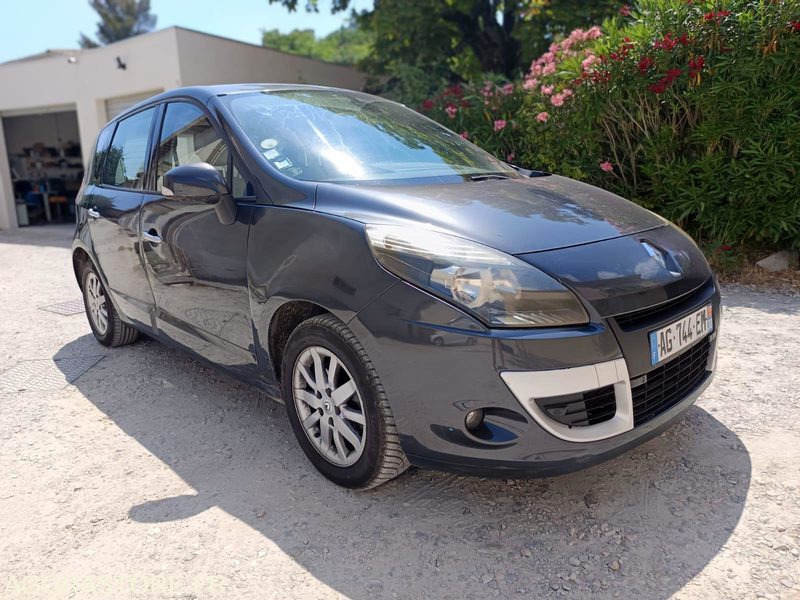 RENAULT SCENIC - 2009 - 154900KMS - Automóvel: foto 1 RENAULT SCENIC - 2009 - 154900KMS - Automóvel: foto 1