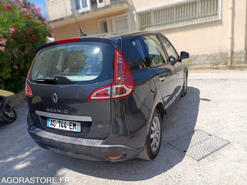 RENAULT SCENIC - 2009 - 154900KMS - Automóvel: foto 3 RENAULT SCENIC - 2009 - 154900KMS - Automóvel: foto 3