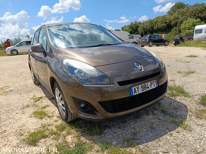 RENAULT SCENIC - 2010 - 138500KMS - Automóvel: foto 1 RENAULT SCENIC - 2010 - 138500KMS - Automóvel: foto 1