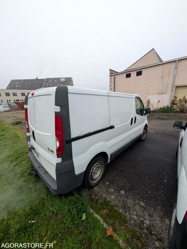 RENAULT TRAFIC 90CV 2.0 DCI - 209 014 KM - Furgão: foto 5 RENAULT TRAFIC 90CV 2.0 DCI - 209 014 KM - Furgão: foto 5