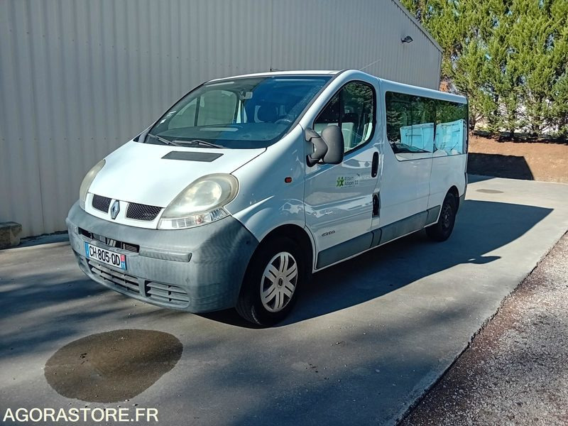 RENAULT TRAFIC VP DCI 100 TPMR - 134000km - 2006 - Furgão: foto 1 RENAULT TRAFIC VP DCI 100 TPMR - 134000km - 2006 - Furgão: foto 1