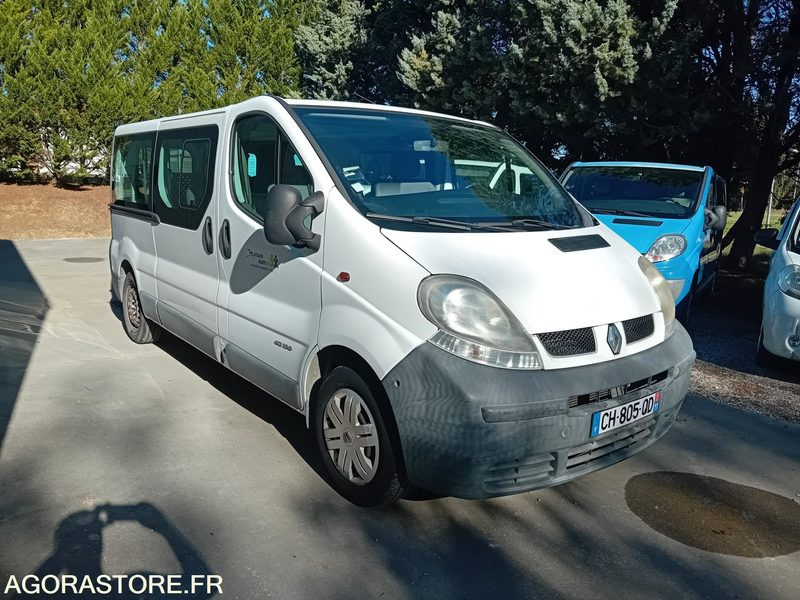 RENAULT TRAFIC VP DCI 100 TPMR - 134000km - 2006 - Furgão: foto 2 RENAULT TRAFIC VP DCI 100 TPMR - 134000km - 2006 - Furgão: foto 2