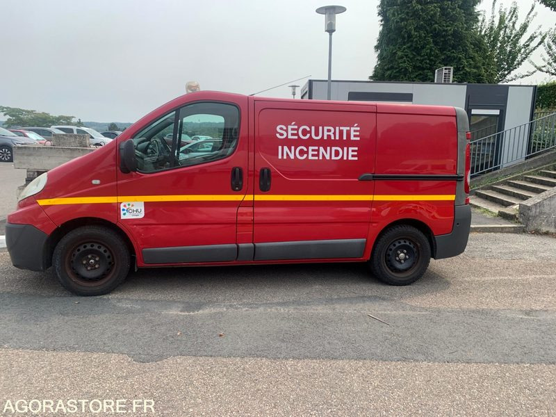 RENAULT Trafic II Fourgon Phase 2 L1H1 2.0 dCi 16V 90 cv - Furgão: foto 3 RENAULT Trafic II Fourgon Phase 2 L1H1 2.0 dCi 16V 90 cv - Furgão: foto 3