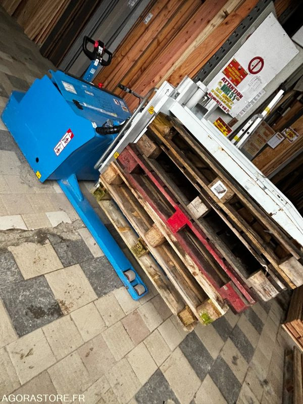 RETOURNEUR DE PALETTES autonome transpalette - Ferramenta/ Equipamento: foto 2 RETOURNEUR DE PALETTES autonome transpalette - Ferramenta/ Equipamento: foto 2
