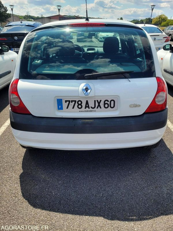 Renault Clio 778 AJX 60 - Automóvel: foto 3 Renault Clio 778 AJX 60 - Automóvel: foto 3