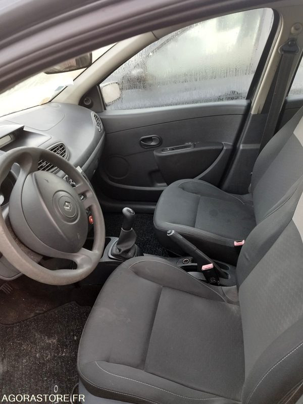Renault Clio - Automóvel: foto 5 Renault Clio - Automóvel: foto 5