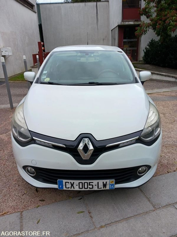 Renault Clio IV 5 Portes 1.5 dCi FAP Energy eco2 S&S 90 cv - Automóvel: foto 1 Renault Clio IV 5 Portes 1.5 dCi FAP Energy eco2 S&S 90 cv - Automóvel: foto 1