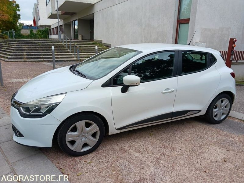 Renault Clio IV 5 Portes 1.5 dCi FAP Energy eco2 S&S 90 cv - Automóvel: foto 2 Renault Clio IV 5 Portes 1.5 dCi FAP Energy eco2 S&S 90 cv - Automóvel: foto 2