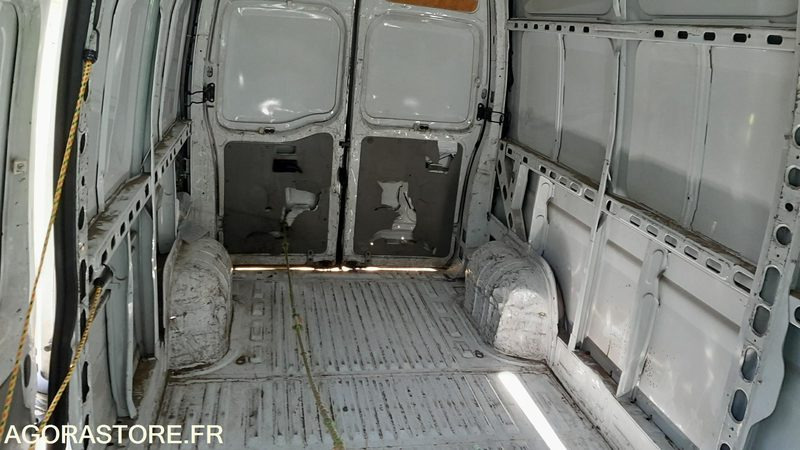 Renault Master - 2006 - 65000kms - BY788VM - BATTERIE HS - Furgão: foto 4 Renault Master - 2006 - 65000kms - BY788VM - BATTERIE HS - Furgão: foto 4