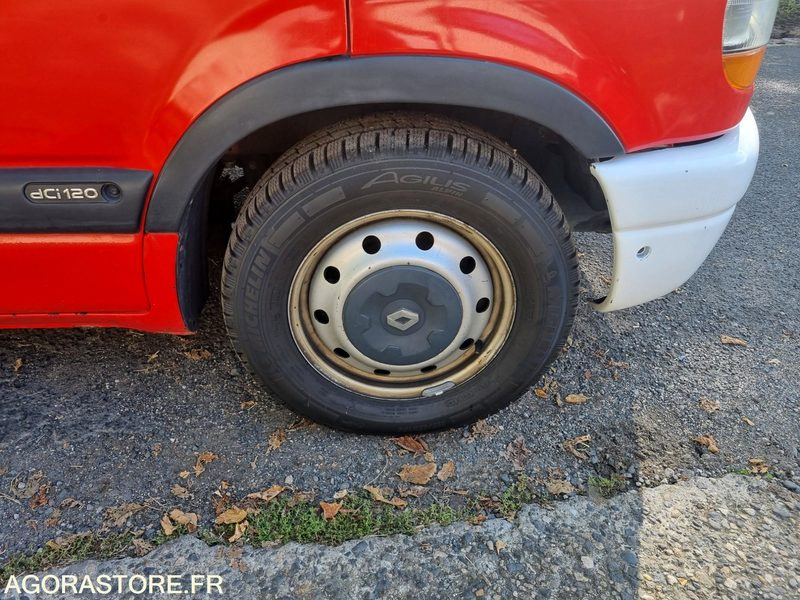 Renault Master L2 H2 - CV 642 KM - Compresseur - 2002 - Furgão: foto 5 Renault Master L2 H2 - CV 642 KM - Compresseur - 2002 - Furgão: foto 5